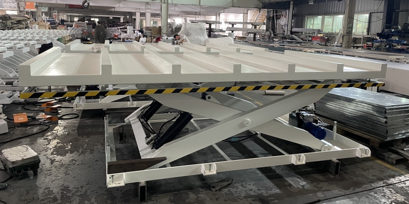 Hidraulikus lift 6 villapisztussal panelbútorokhoz: Testreszabott anyagátviteli oldat